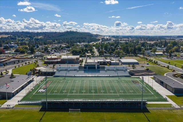 4105 E Center Rd, Mead, WA 99021