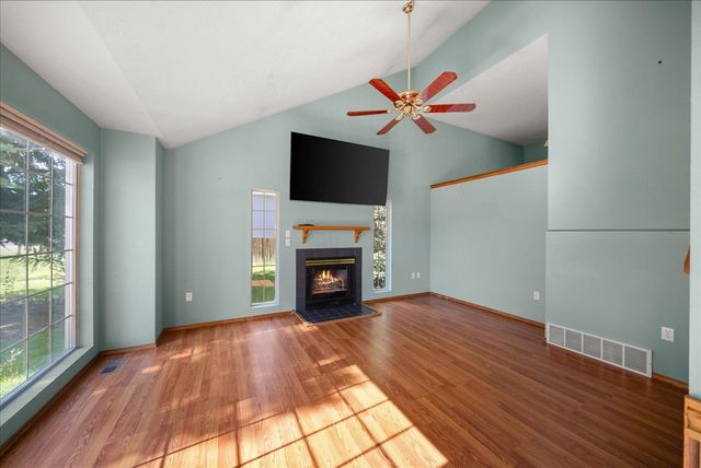 4105 E Center Rd, Mead, WA 99021