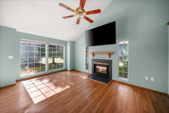 4105 E Center Rd, Mead, WA 99021