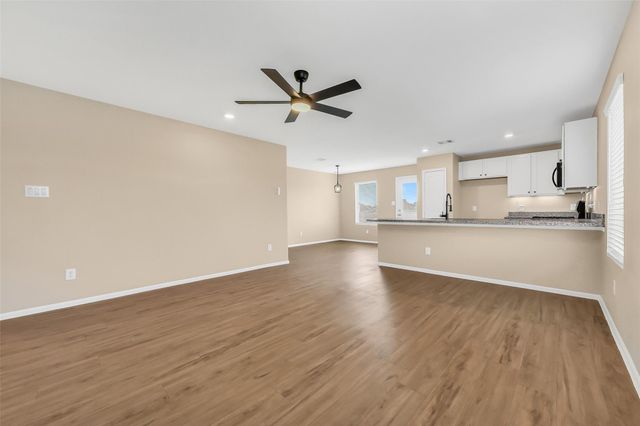 521 Maple Bend Lane, La Marque, TX 77568