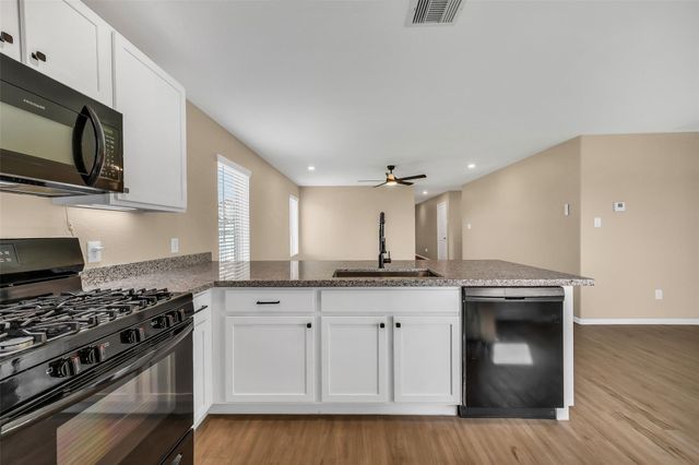 521 Maple Bend Lane, La Marque, TX 77568