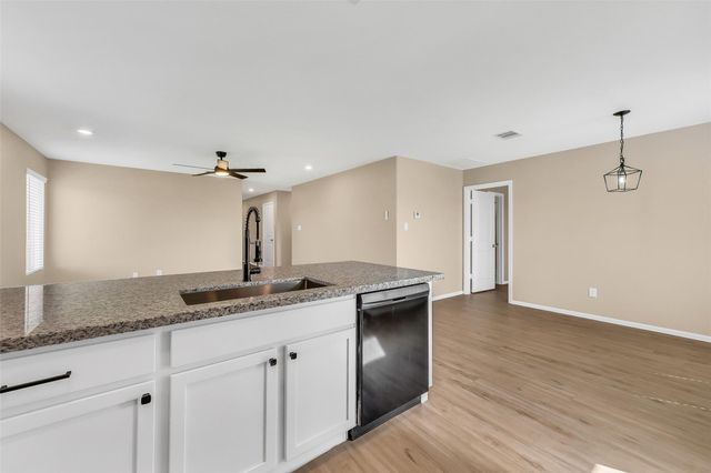 521 Maple Bend Lane, La Marque, TX 77568