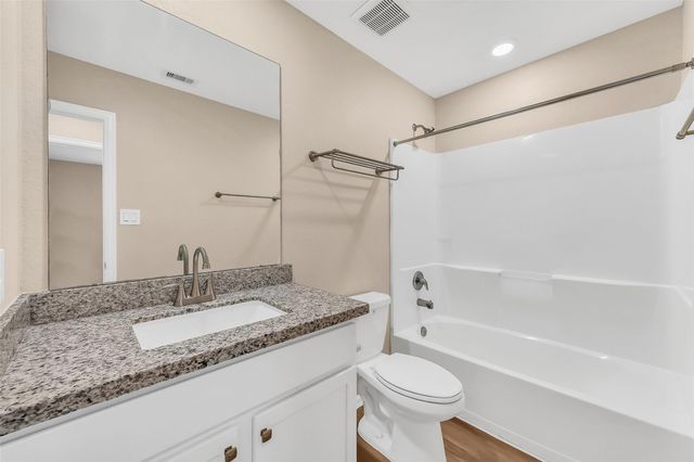 521 Maple Bend Lane, La Marque, TX 77568