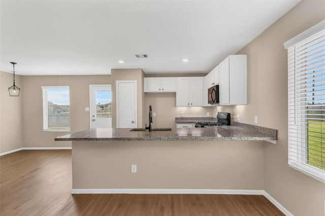 521 Maple Bend Lane, La Marque, TX 77568
