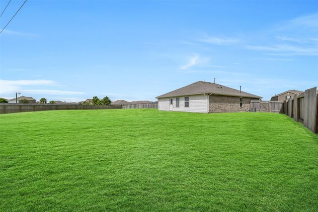 521 Maple Bend Lane, La Marque, TX 77568