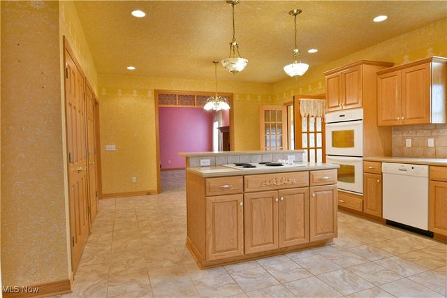 6540 Woodridge Way, Lordstown, OH 44481