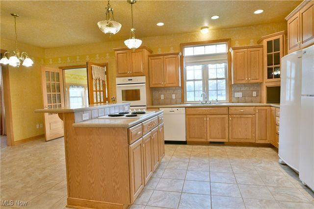 6540 Woodridge Way, Lordstown, OH 44481