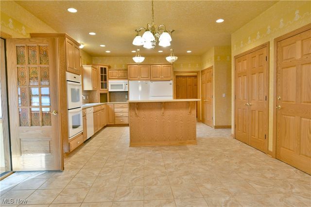 6540 Woodridge Way, Lordstown, OH 44481