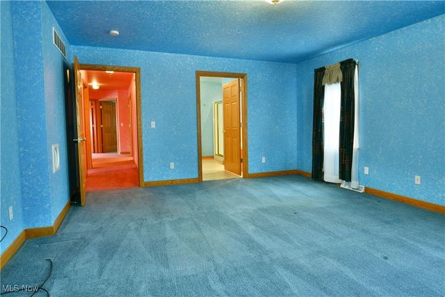 6540 Woodridge Way, Lordstown, OH 44481