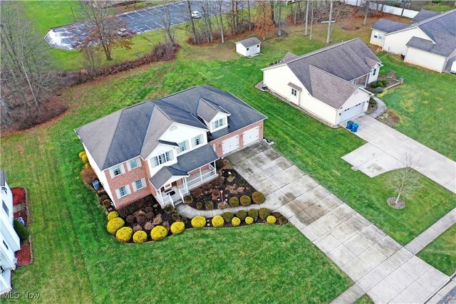 6540 Woodridge Way, Lordstown, OH 44481