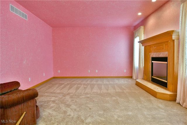 6540 Woodridge Way, Lordstown, OH 44481