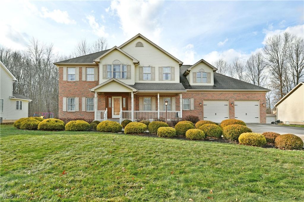 6540 Woodridge Way, Lordstown, OH 44481