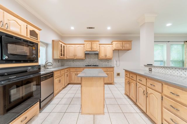 1722 Clydesdale Court, Rowlett, TX 75088