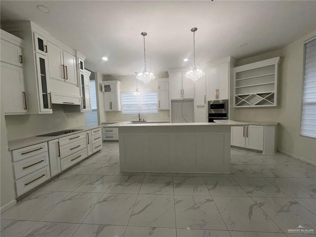 2431 Summer Breeze Street, Mission, TX 78572