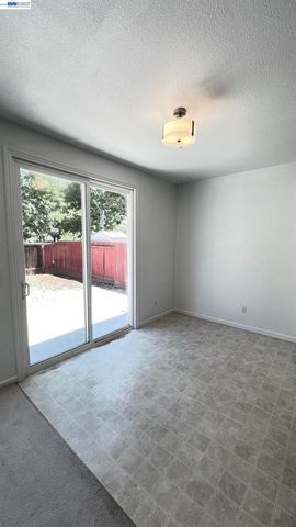 790 Everglades Ln, Tracy, CA 95377