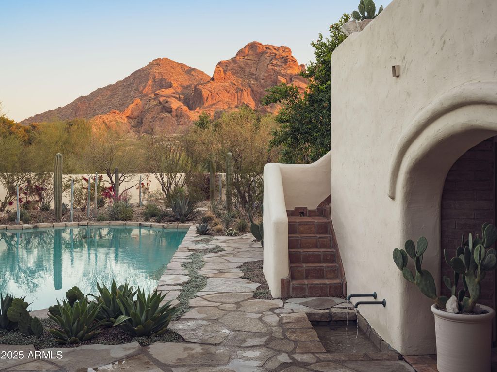 Image 1 of property listing at 4747 E ARROYO VERDE Drive, Paradise Valley, AZ 85253