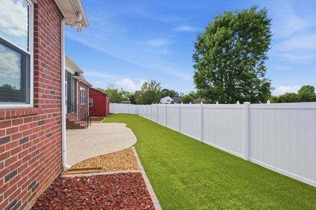 102 Copperas Ct, Murfreesboro, TN 37128