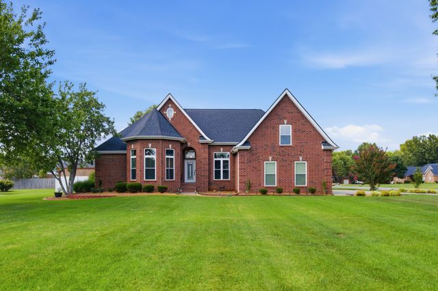 102 Copperas Ct, Murfreesboro, TN 37128