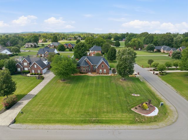 102 Copperas Ct, Murfreesboro, TN 37128