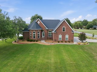 102 Copperas Ct, Murfreesboro, TN 37128