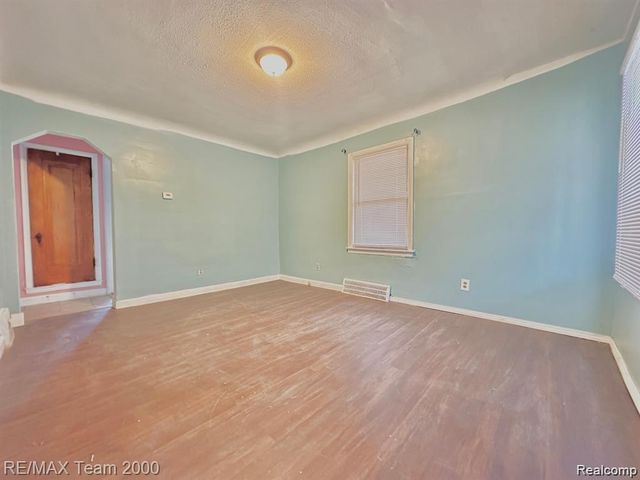 7725 Rosemont Avenue, Detroit, MI 48228