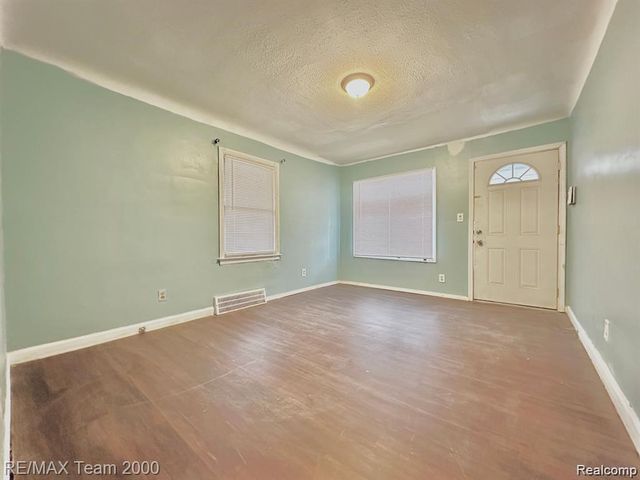 7725 Rosemont Avenue, Detroit, MI 48228