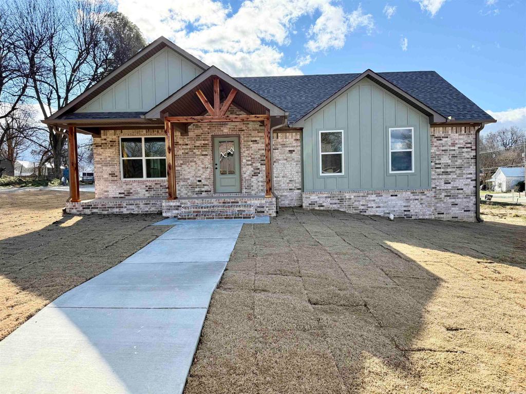 312 Light Street, Paragould, AR 72450