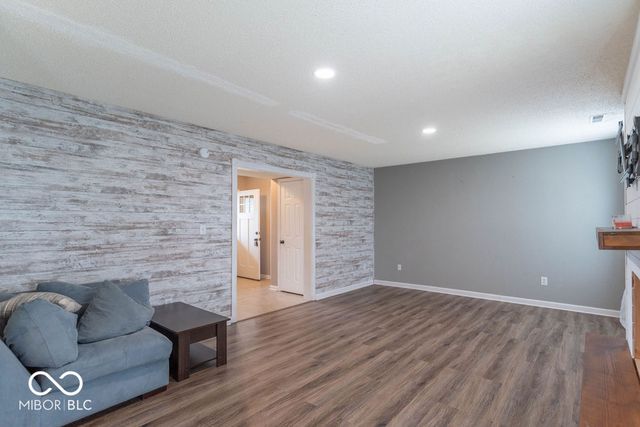 343 Brixton Woods West Drive, Pittsboro, IN 46167