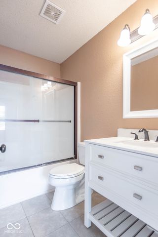 343 Brixton Woods West Drive, Pittsboro, IN 46167