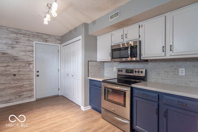 343 Brixton Woods West Drive, Pittsboro, IN 46167