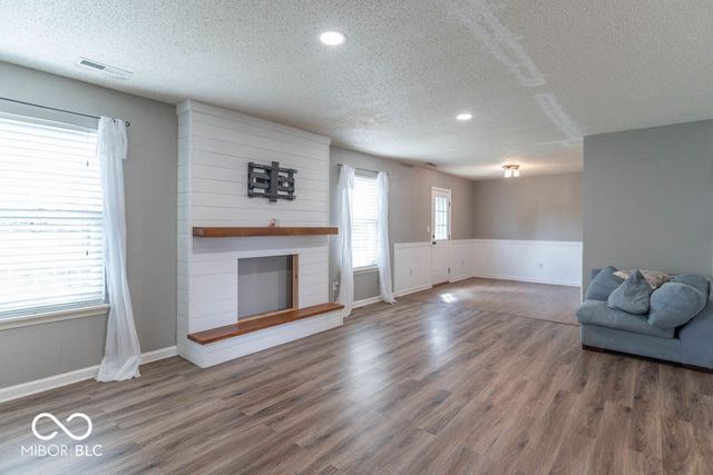 343 Brixton Woods West Drive, Pittsboro, IN 46167