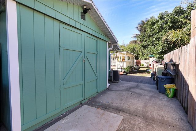 131 11th Court, Vero Beach, FL 32962