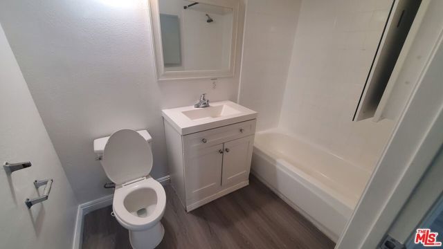982 S New Hampshire Avenue 101, Los Angeles, CA 90006