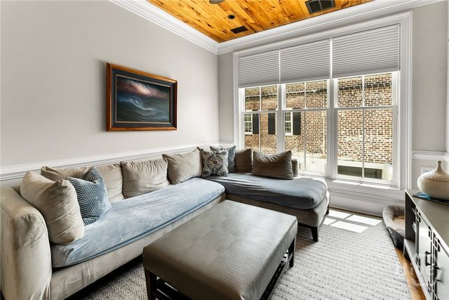 105 E Gordon Street, Savannah, GA 31401