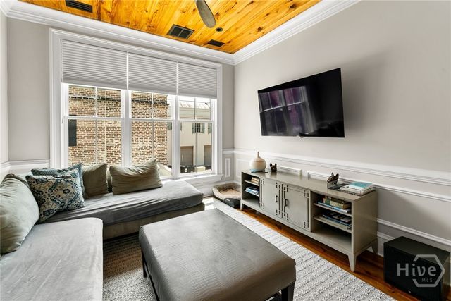 105 E Gordon Street, Savannah, GA 31401