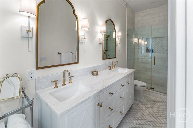 105 E Gordon Street, Savannah, GA 31401