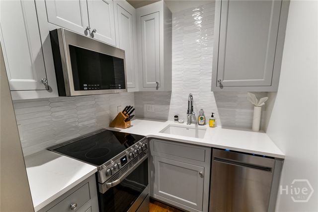 105 E Gordon Street, Savannah, GA 31401