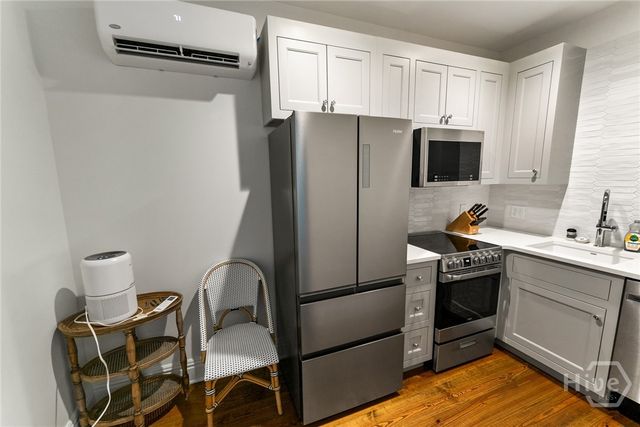 105 E Gordon Street, Savannah, GA 31401