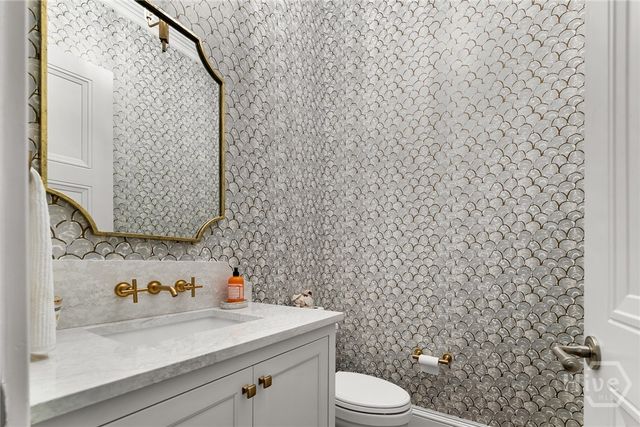 105 E Gordon Street, Savannah, GA 31401