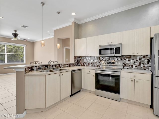 3262 Potomac CT, Naples, FL 34120