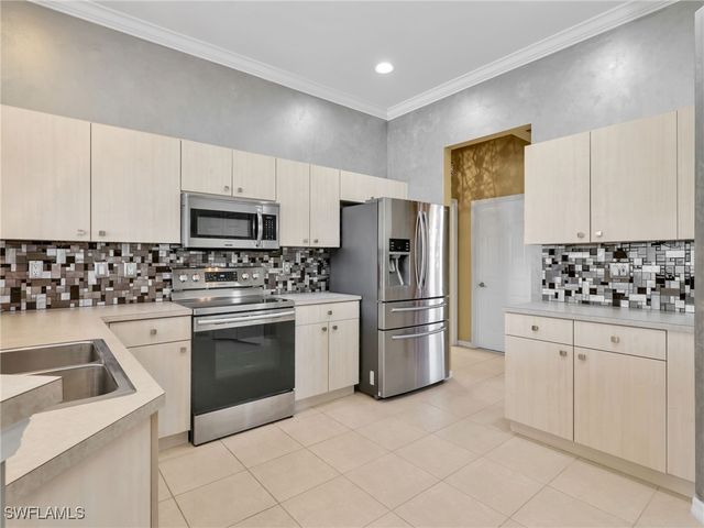 3262 Potomac CT, Naples, FL 34120
