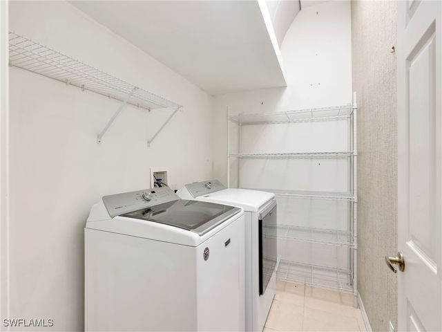 3262 Potomac CT, Naples, FL 34120