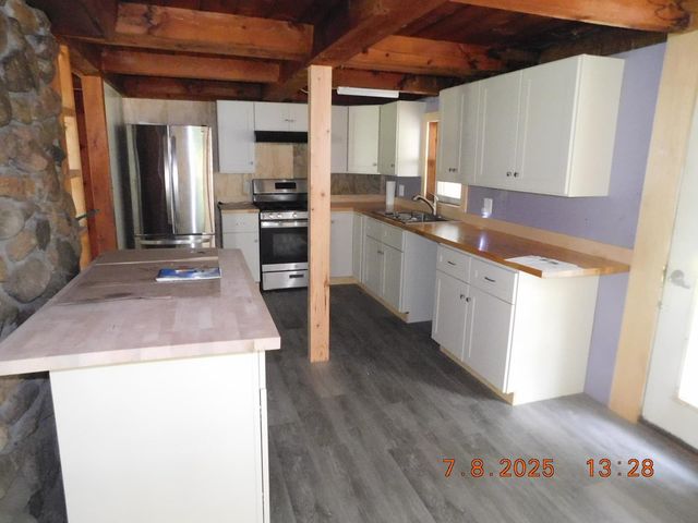 19 Bennett Road, Wolfeboro, NH 03894