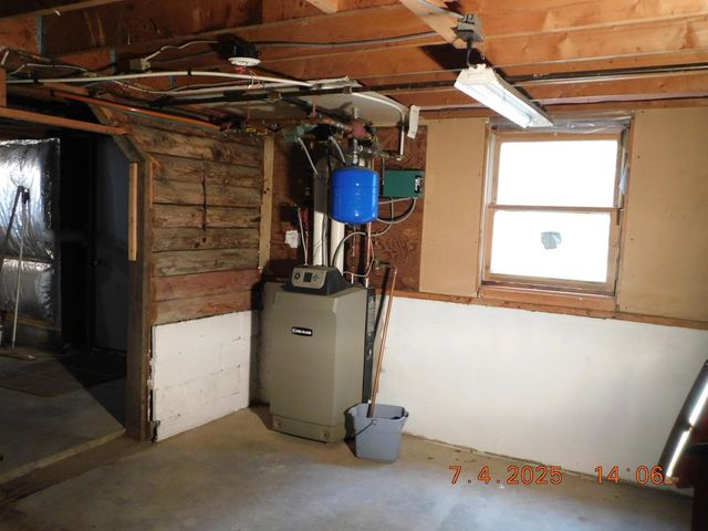 19 Bennett Road, Wolfeboro, NH 03894