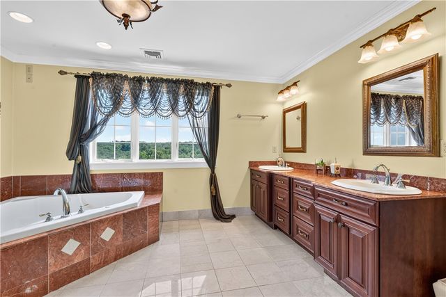385 Scott Road, Cumberland, RI 02864
