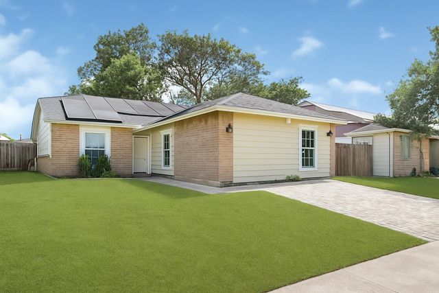 3018 Windy Royal Drive, Houston, TX 77045