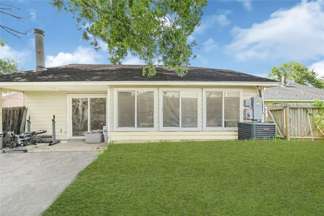 3018 Windy Royal Drive, Houston, TX 77045