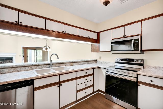 221 Inland Greens Circle, Wilmington, NC 28405