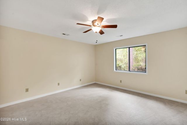 221 Inland Greens Circle, Wilmington, NC 28405