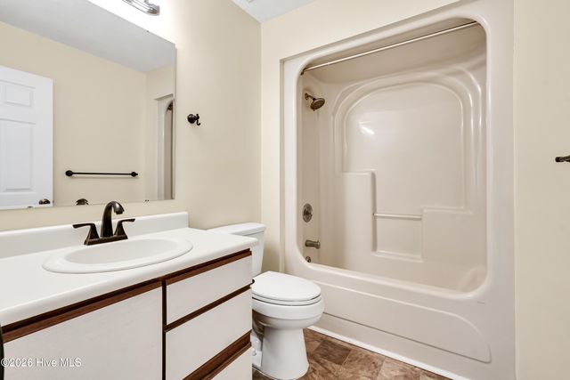 221 Inland Greens Circle, Wilmington, NC 28405